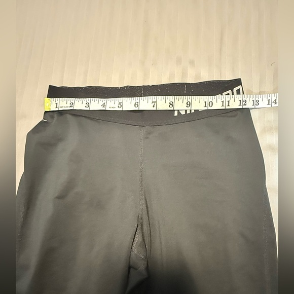 Nike Pro Women’s Crop Leggings - Picture 5 of 7